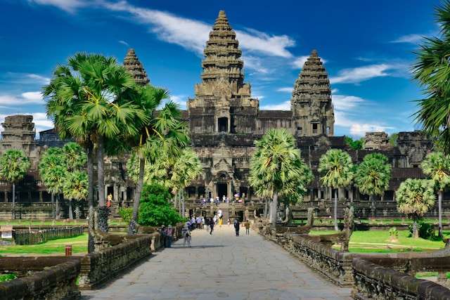 Zwiedzanie Angkor Wat z przewodnikiem - historia świątyni
