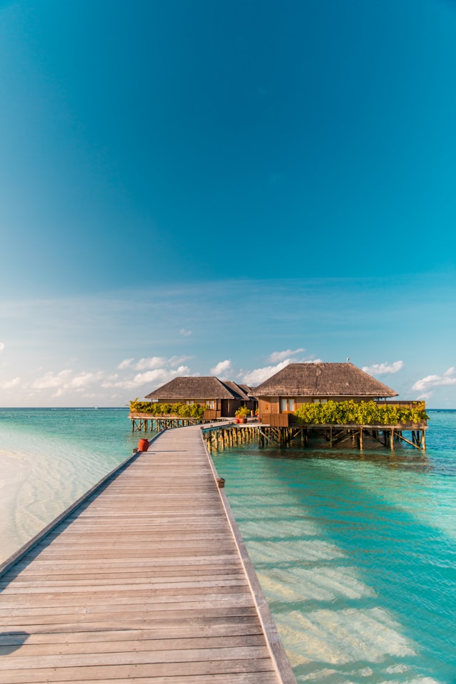 Malediwy kurort all-inclusive molo plażowe