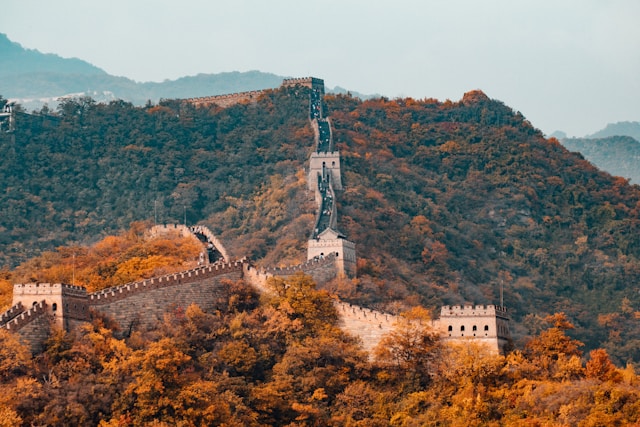 Niezwykłe miejsca odkryć w Chinach: góry i krajobrazy naturalne