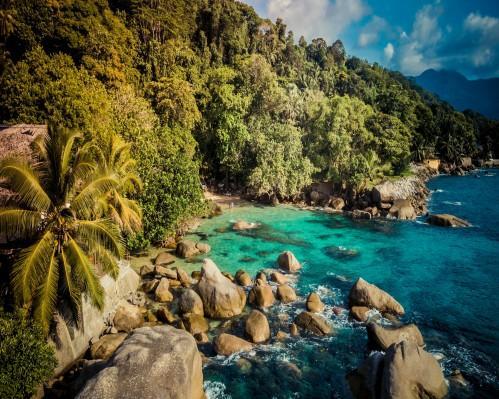 Luxury Seychelles Island Hopping: Mahé & Four Seasons at Desroches Island